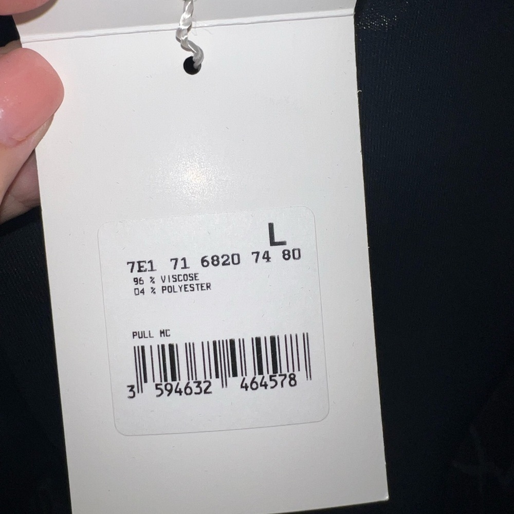 Givenchy NWT sweater top. - Picture 6 of 9